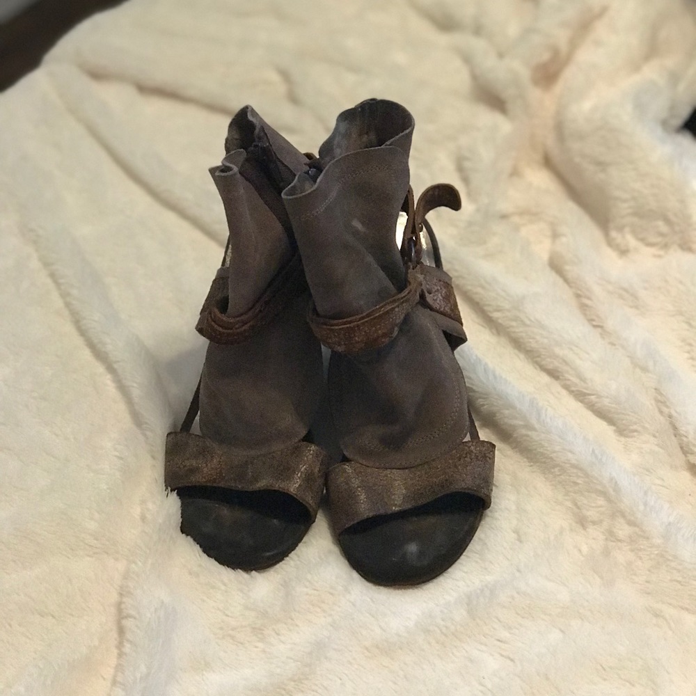 Lovely sandals!